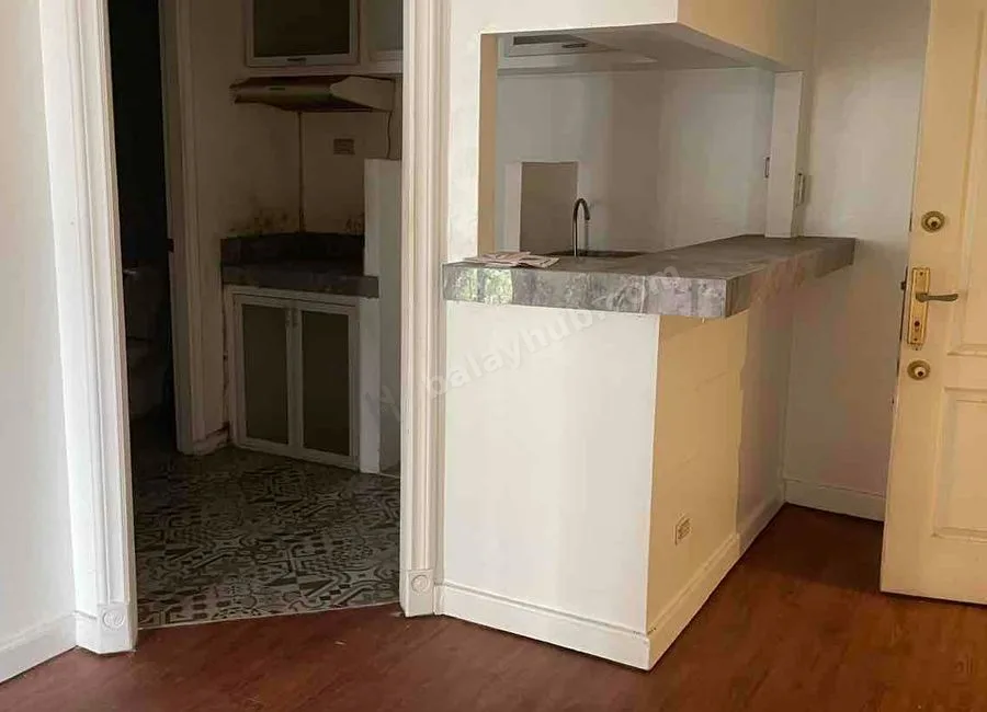 Foreclosed Condo Unit in FORBESWOOD HEIGHTS in BGC Taguig city