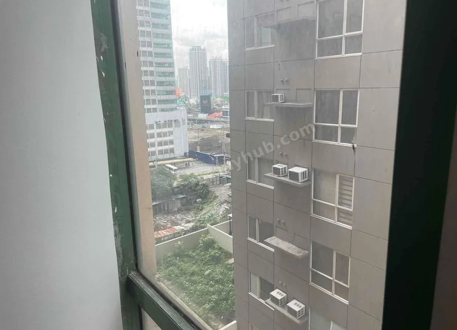 Foreclosed Condo Office in Globe Telecom 2 Pioneer Highlands Mandaluyong city