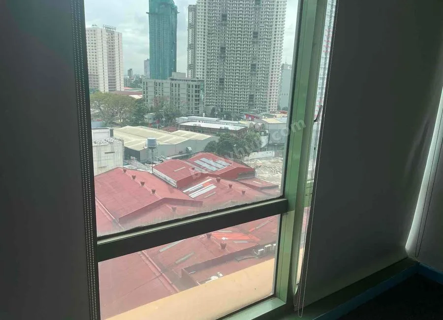 Foreclosed Condo Office in Globe Telecom 2 Pioneer Highlands Mandaluyong city