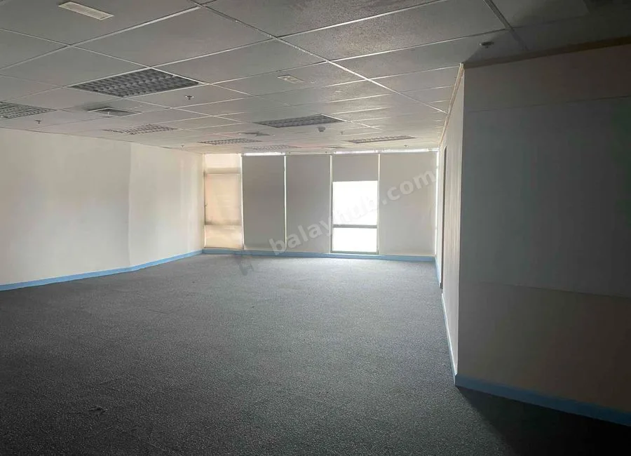 Foreclosed Condo Office in Globe Telecom 2 Pioneer Highlands Mandaluyong city