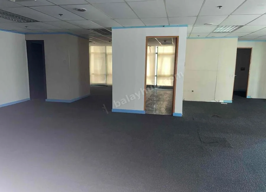 Foreclosed Condo Office in Globe Telecom 2 Pioneer Highlands Mandaluyong city
