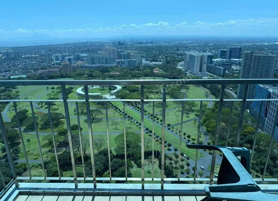 Well maintained 1 bedroom with balcony for rent at Trion Tower in BGC