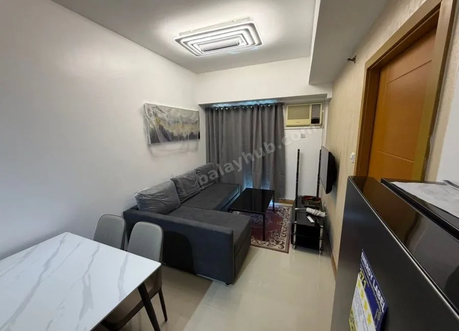 Well maintained 1 bedroom with balcony for rent at Trion Tower in BGC