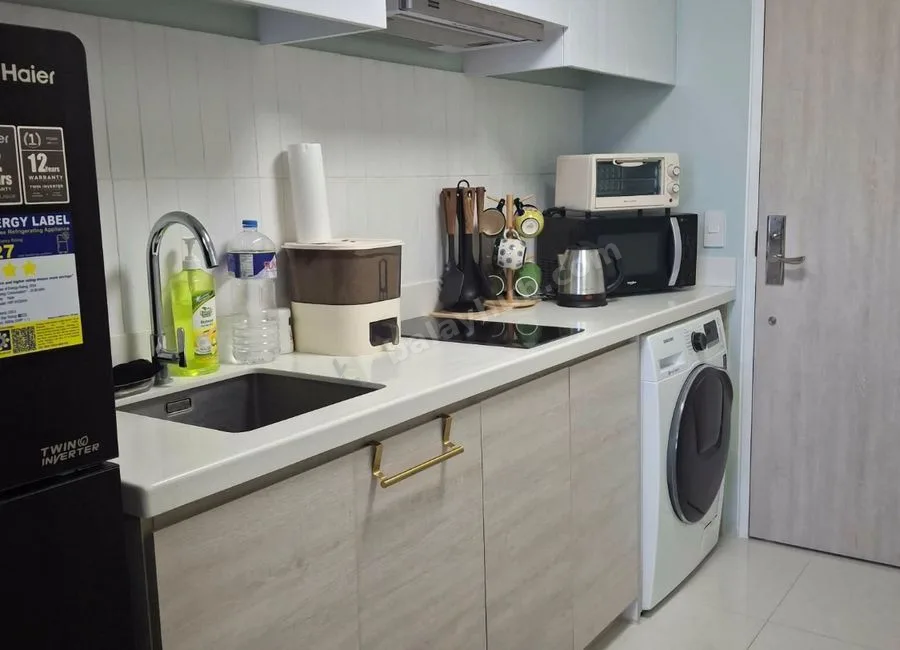 FOR RENT: Mandani Bay Suites 1BR Loft