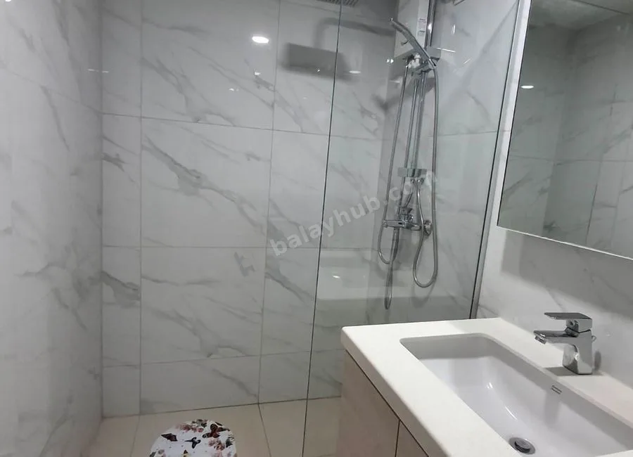 FOR RENT: Mandani Bay Suites 1BR Loft