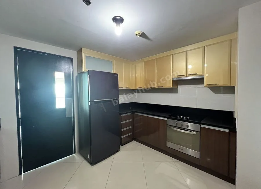 Modern 3 Bedroom Unit for Lease in 8 Forbestown Road, BGC, Taguig City