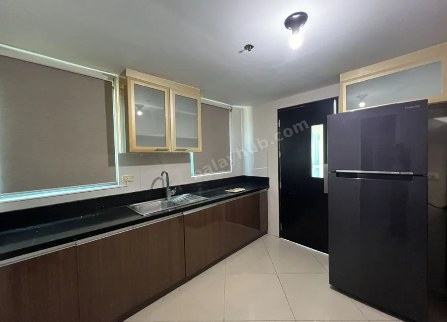 Modern 3 Bedroom Unit for Lease in 8 Forbestown Road, BGC, Taguig City