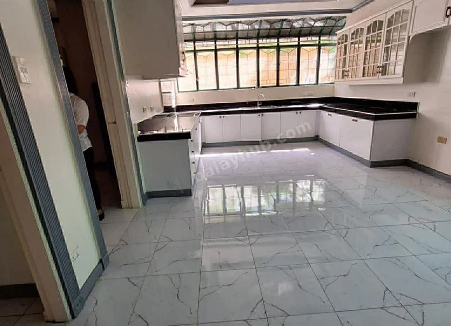 House with 4 bedrooms and with pool for rent at Ayala Alabang Village