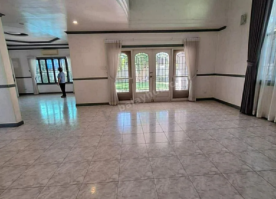 House with 4 bedrooms and with pool for rent at Ayala Alabang Village