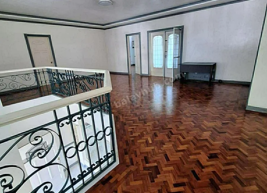 House with 4 bedrooms and with pool for rent at Ayala Alabang Village