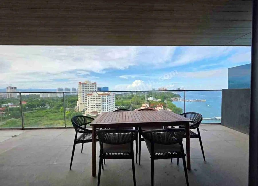 For Rent: The Reef Large 1 bedroom corner unit
