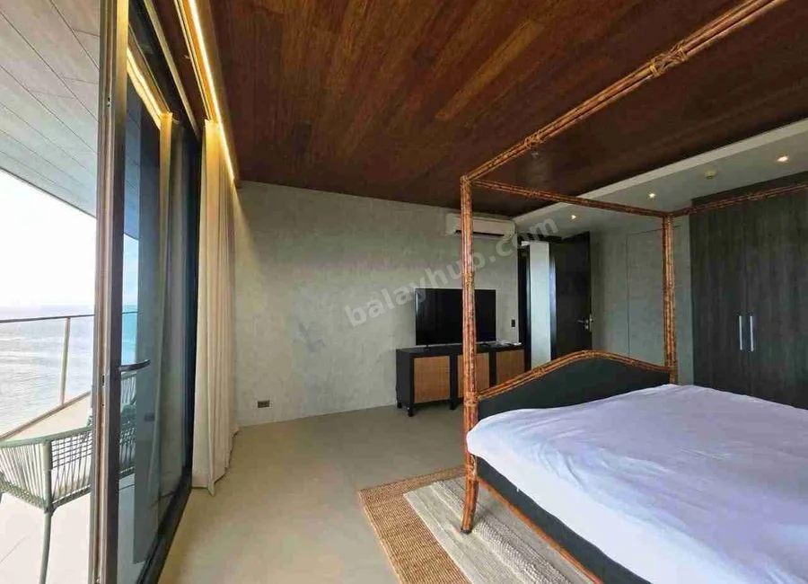 For Rent: The Reef Large 1 bedroom corner unit
