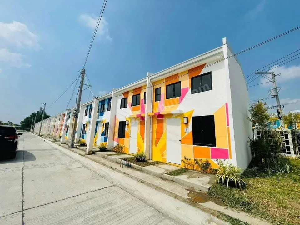 Semi-Finished Townhouse in Pagsikat Place, Magalang