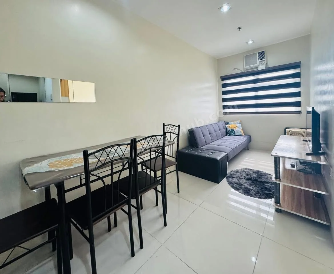 Fully Furnished 1-Bedroom Condo Near Oakridge Business Park
