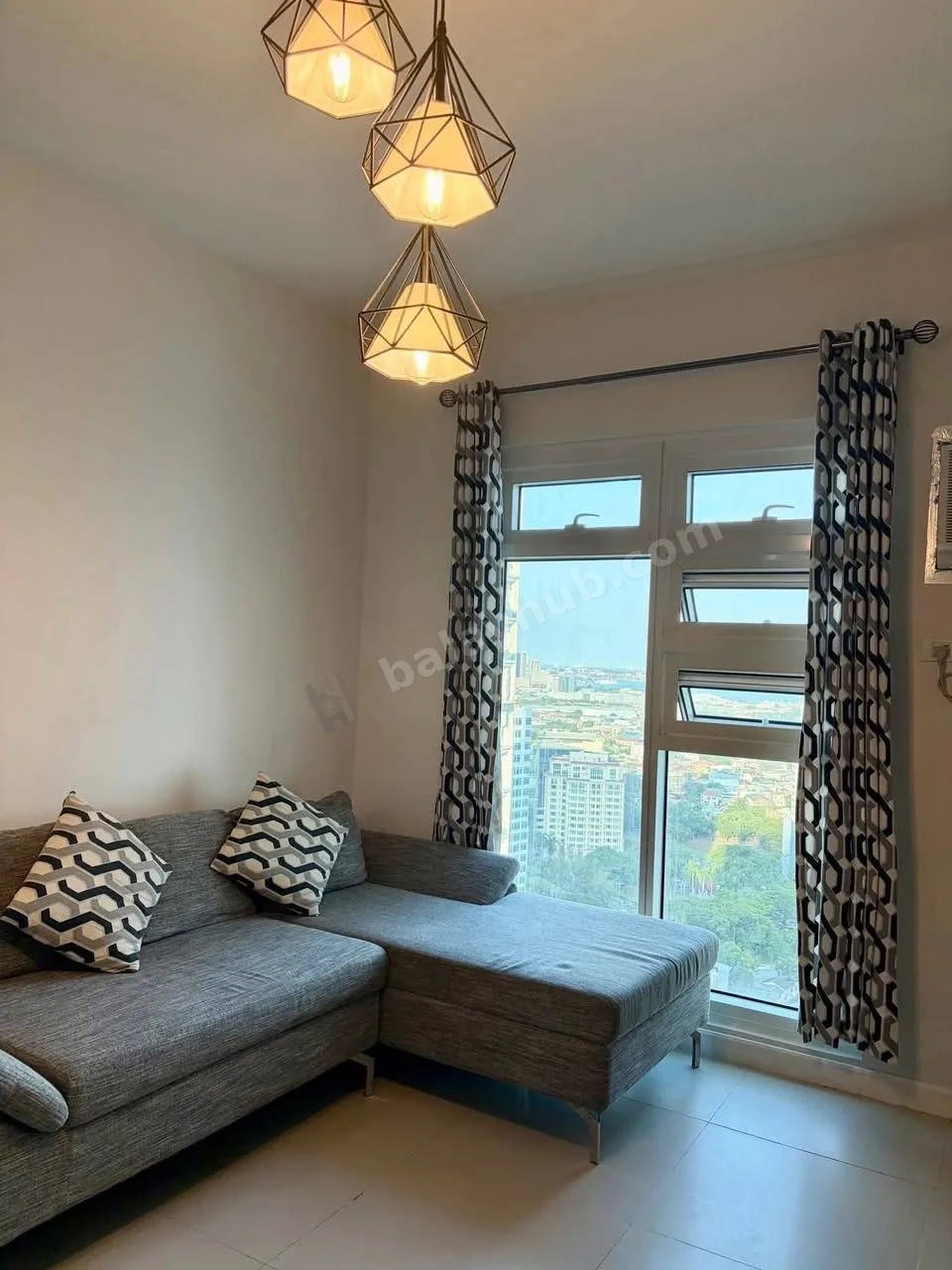 1BR Solinea Tower 1 in Cebu Business Park
