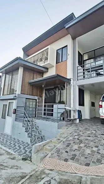 Renovated Corner House in Amoa Subdivision, Compostela