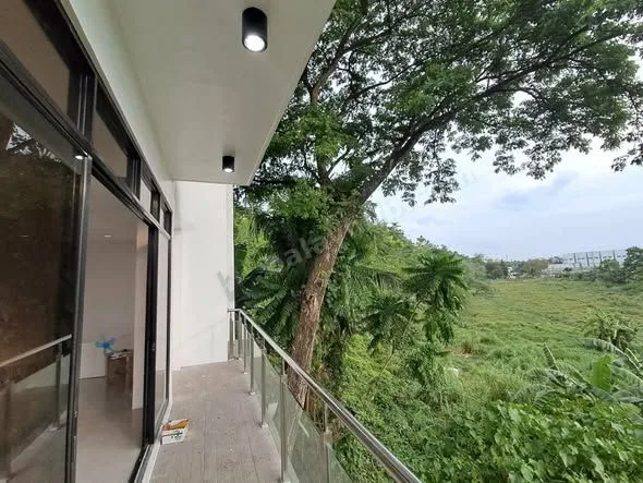 Brand New 2-Storey House with Basement in El Monte Verde, Consolacion