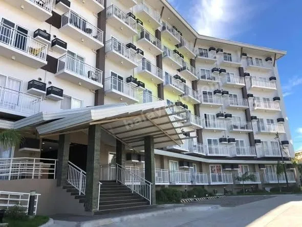 1-Bed Furnished Condo in Lapu-Lapu, Near Mactan Airport