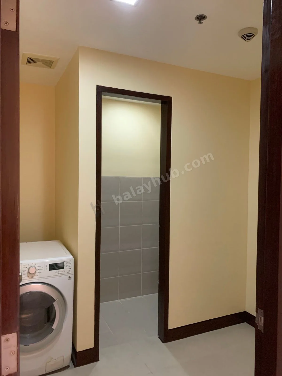 2 Bedroom Condominium for Sale!