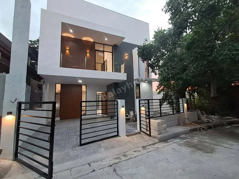Brand New 4-Bedroom House with Basement in El Monte Verde, Consolacion