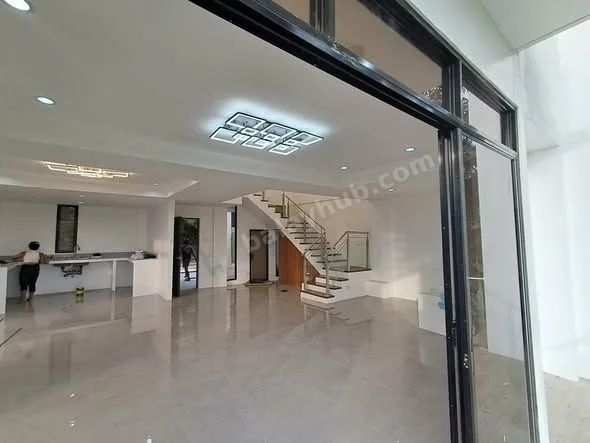 Brand New 4-Bedroom House with Basement in El Monte Verde, Consolacion