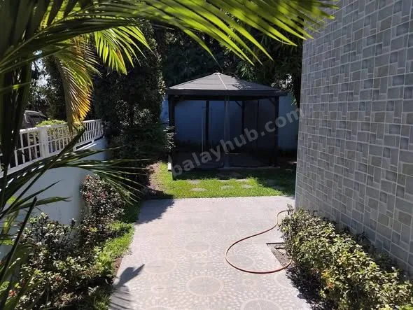 Furnished 5-Bed Bungalow with Pool Near Clark Airport