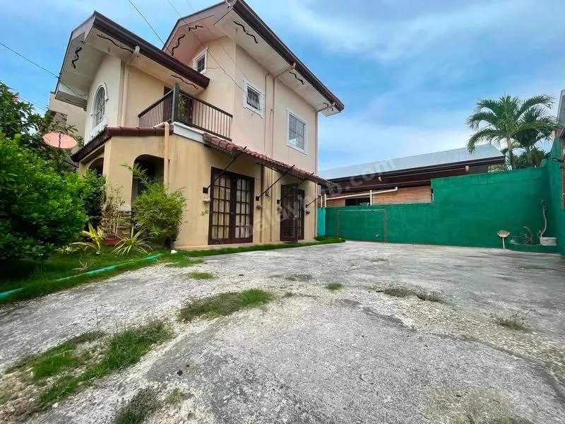 4-Bedroom Semi-Furnished House for Rent in Collinwood Subdivision