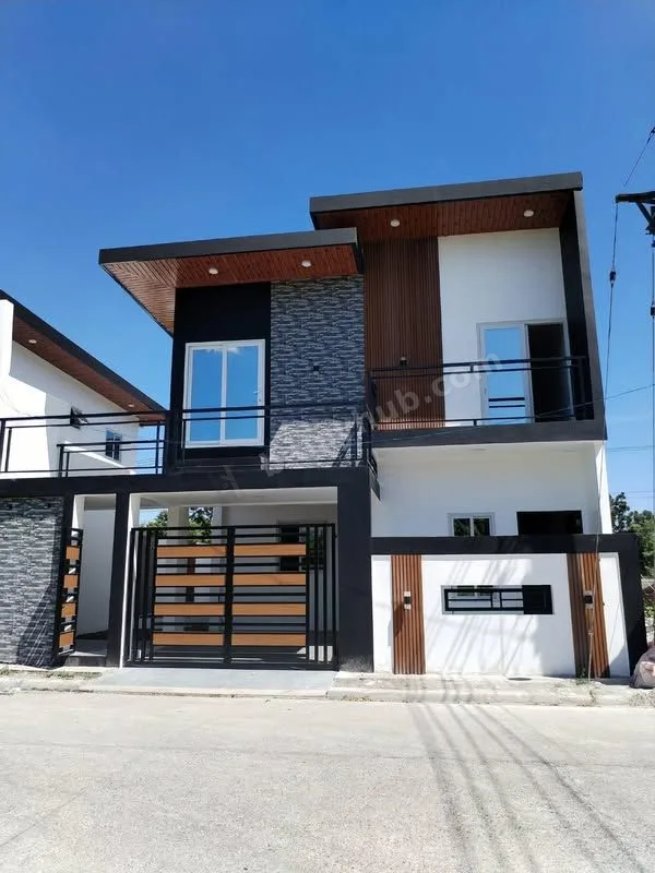 Modern 4-Bed House with Pool in Angeles City