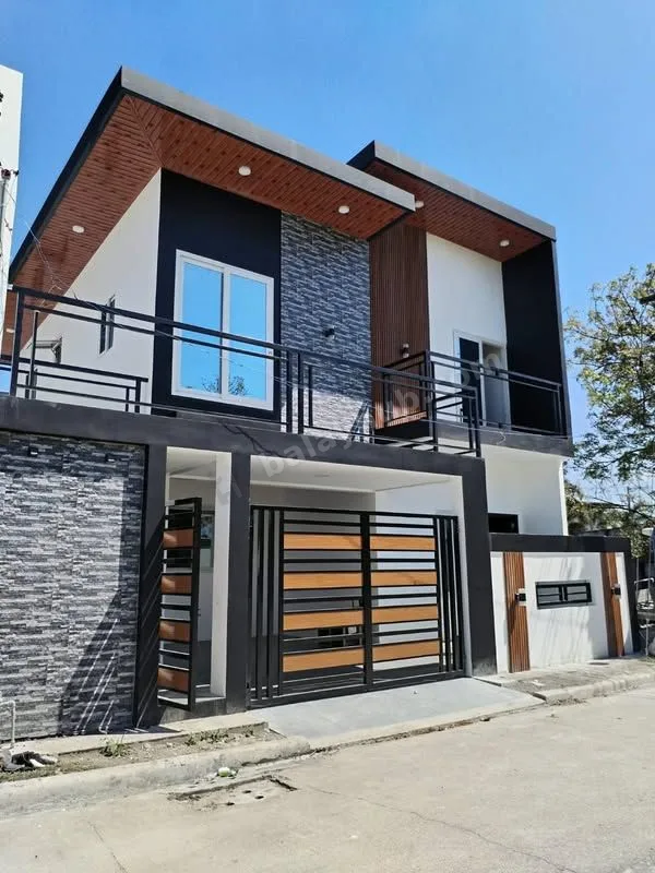 Modern 4-Bed House with Pool in Angeles City