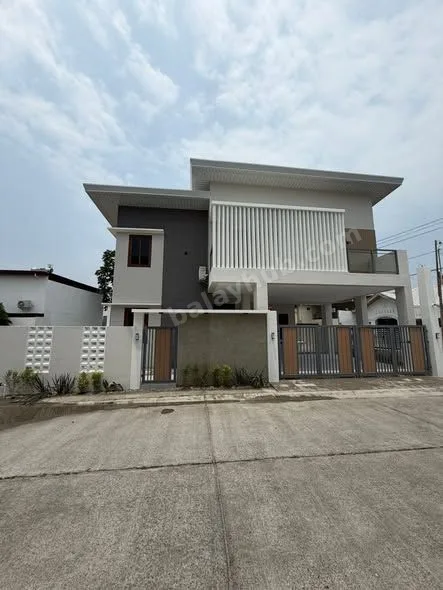 Modern Corner House & Lot in Angeles City
