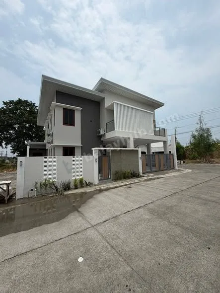 Modern Corner House & Lot in Angeles City