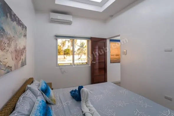 Beachfront 1BR Apartment in Zamboanguita with Apo Island Views