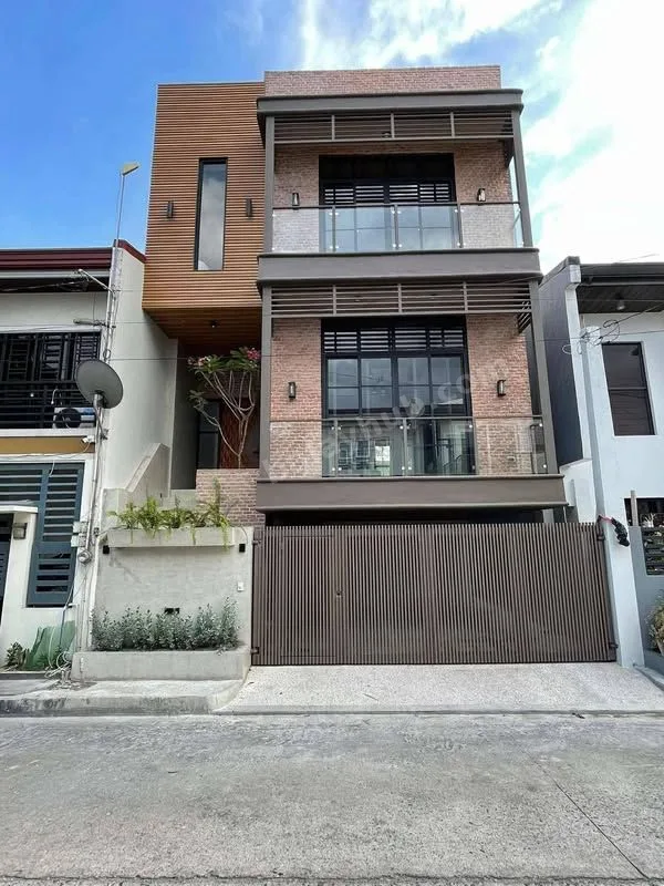 Brandnew 4-Bed House & Lot with Pool in Greenwood's Executive Village