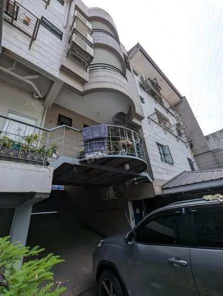 3-Storey Commercial Building with Basement & Roof Deck in Zabarte, QC