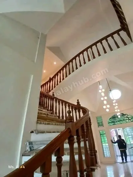 Elegant 6-Bed House and Lot in Manduriao, Iloilo