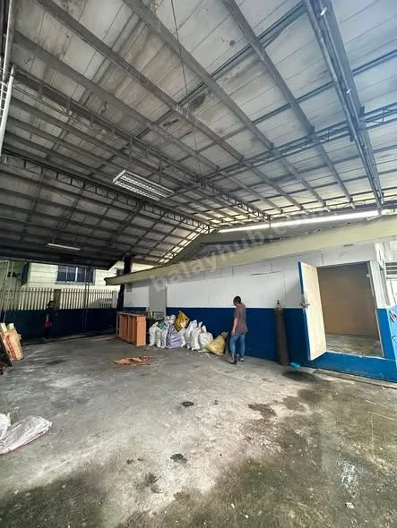 500 SQM Office/Warehouse in Fairview, QC