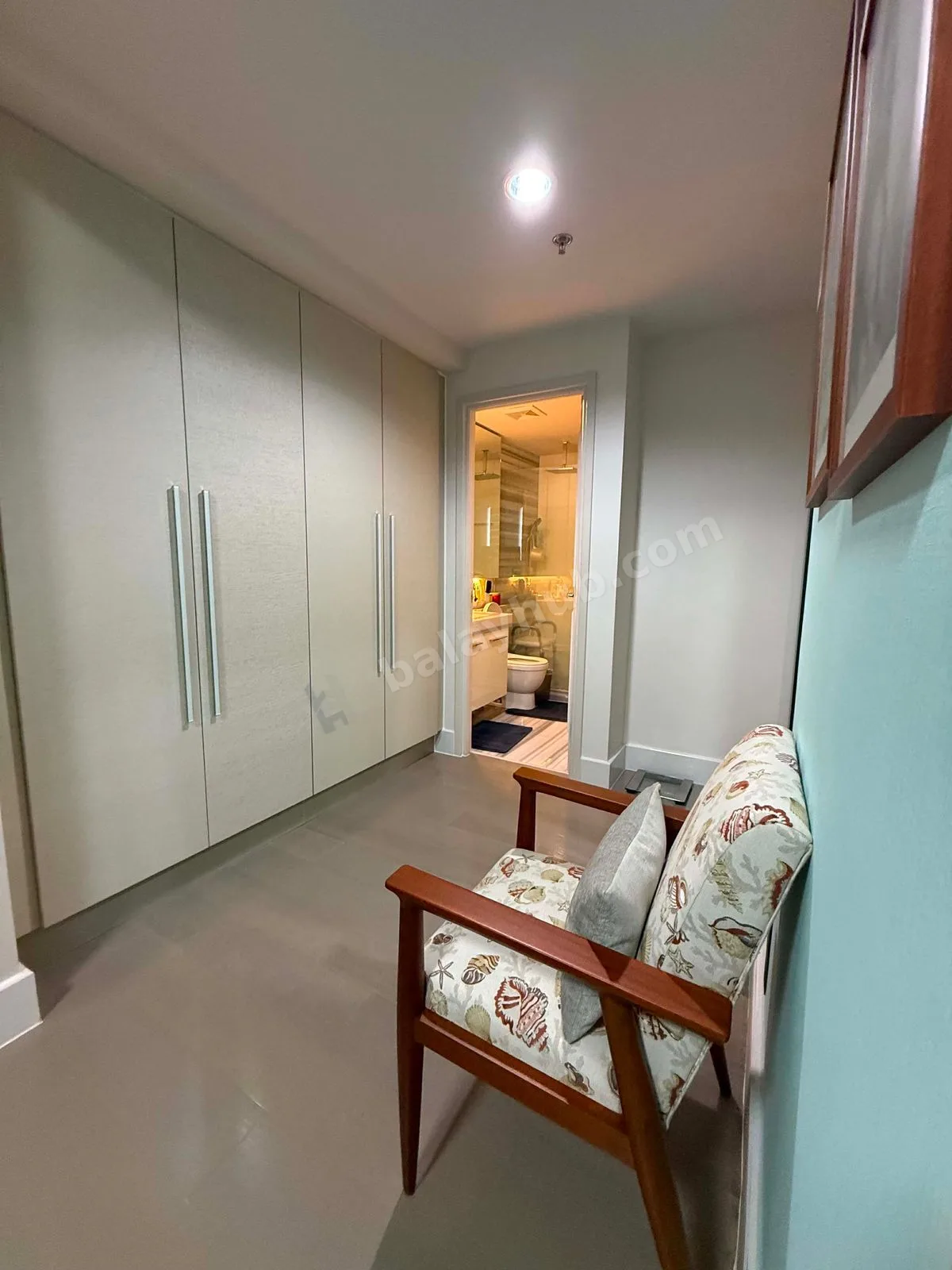 2 BR IN PROSCENIUM ROCK WELL