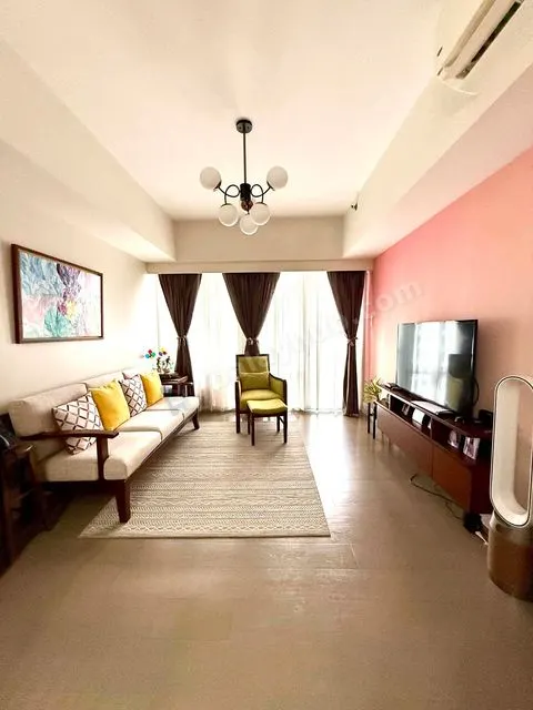 2 BR IN PROSCENIUM ROCK WELL