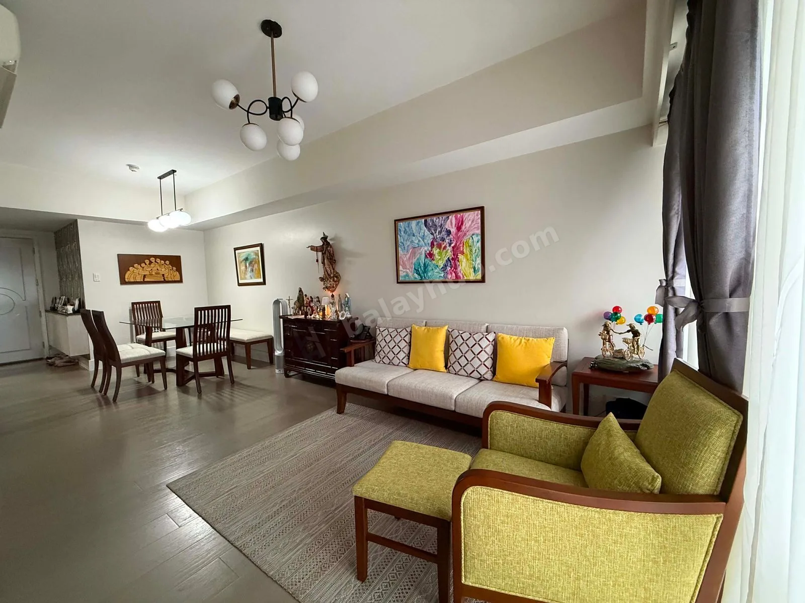 2 BR IN PROSCENIUM ROCK WELL