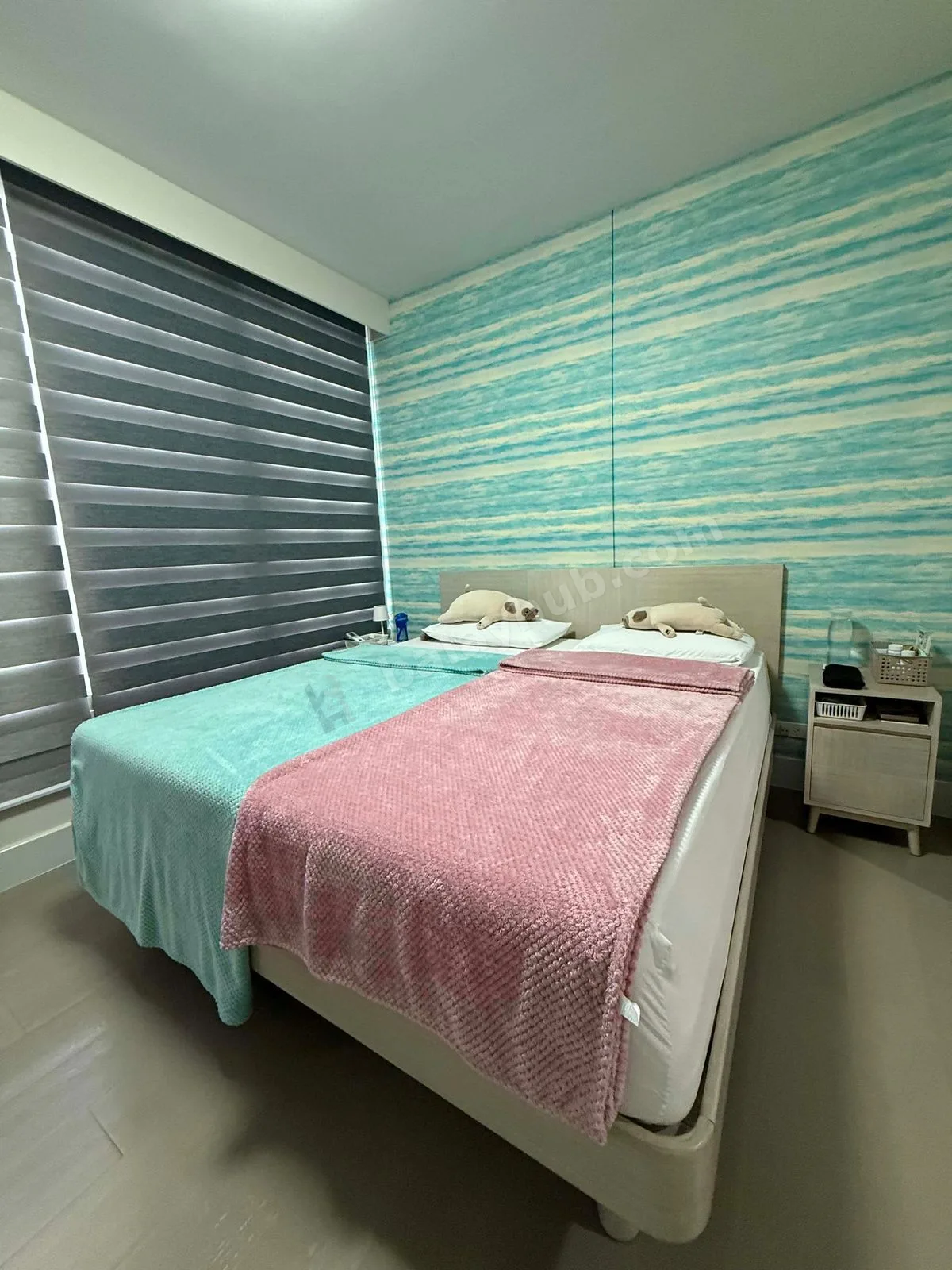 2 BR IN PROSCENIUM ROCK WELL