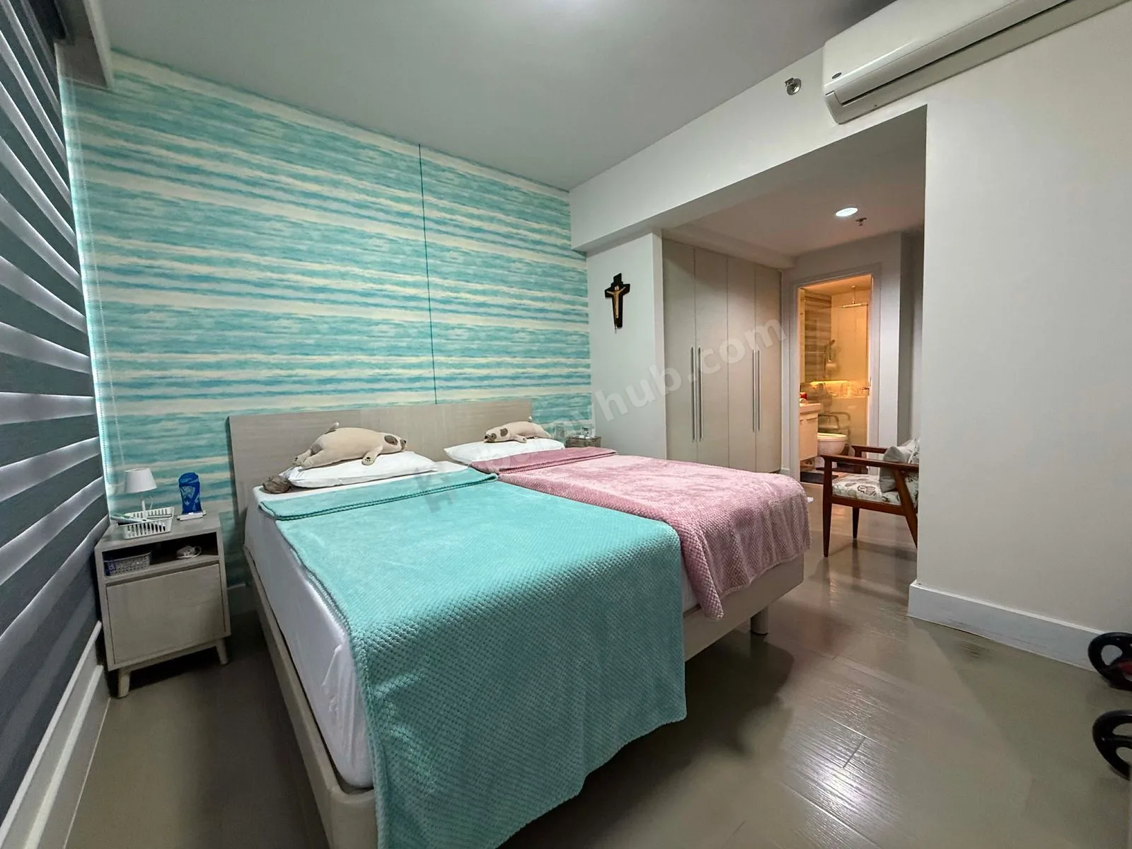 2 BR IN PROSCENIUM ROCK WELL